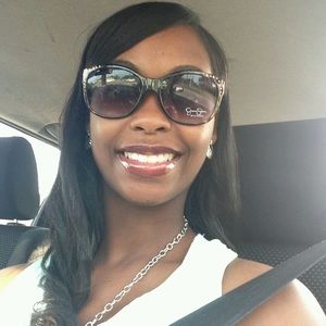 Meet your Posher, Bettina